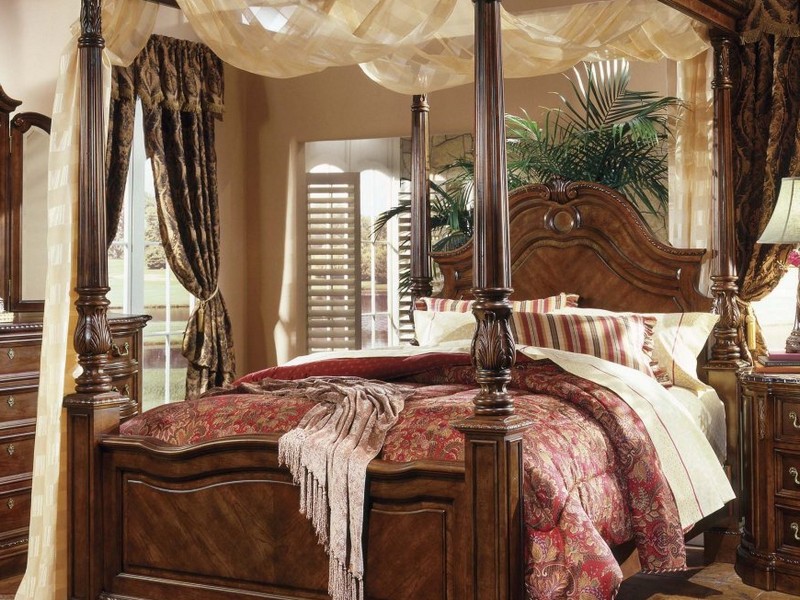 Antique Four Poster Bed