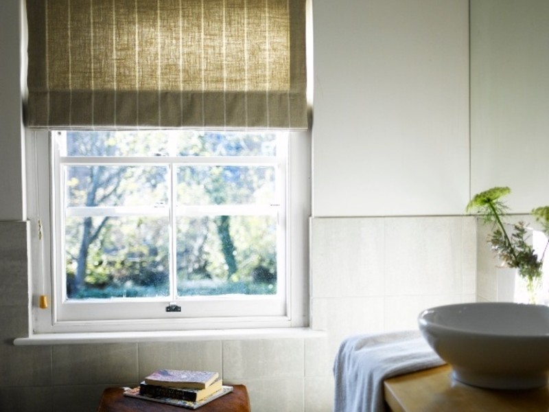 Small Bathroom Window Treatment Ideas