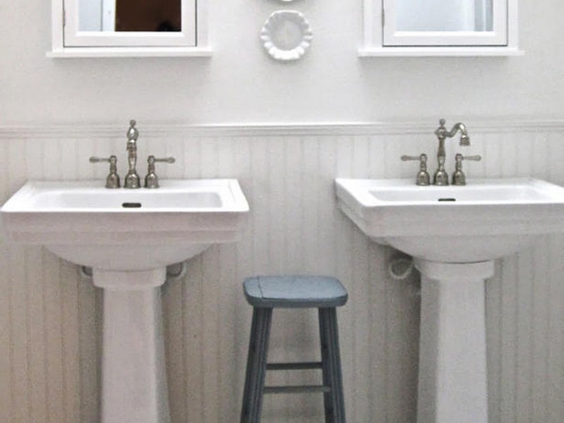 Bathroom With 2 Pedestal Sinks
