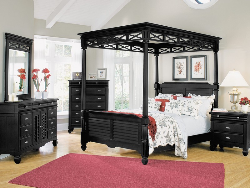 Black Canopy Bedroom Set