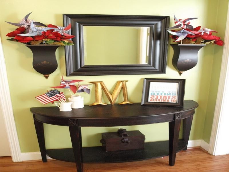 Black Entryway Table Decor