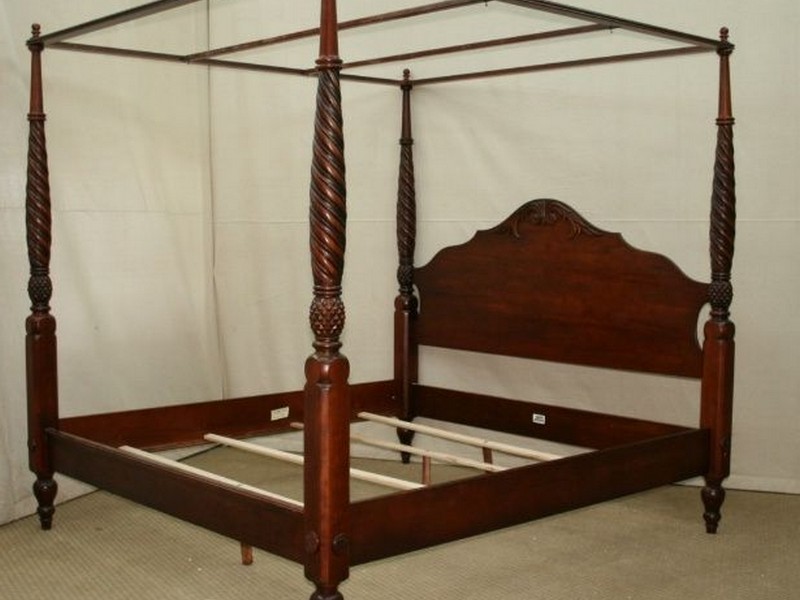 Canopy Bed King Size