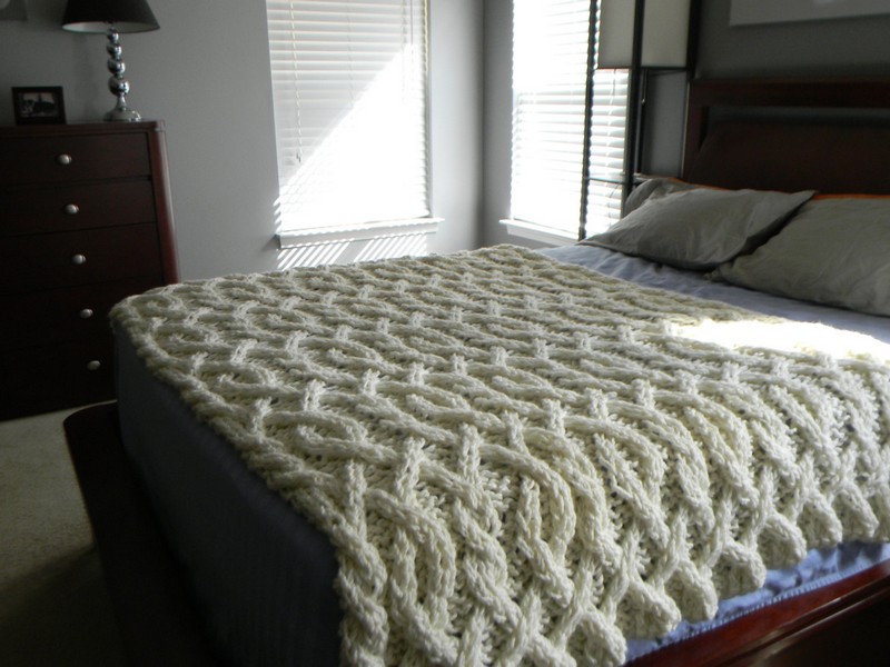 Chunky Cable Knit Comforter