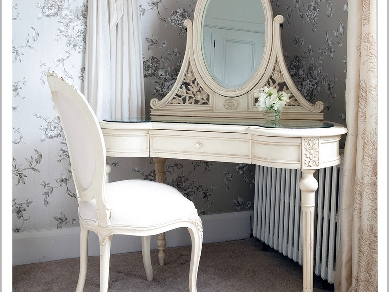 Corner Dressing Table Ideas