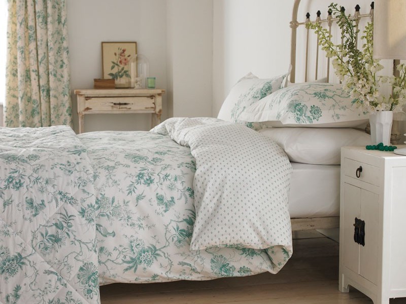 Cottage Style Bedding And Curtains