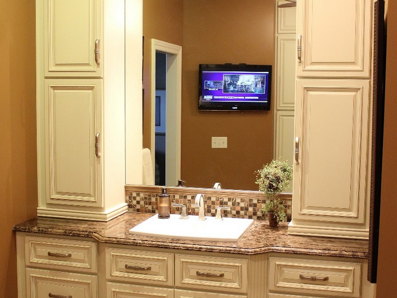 Country Bathroom Vanities And Cabinets