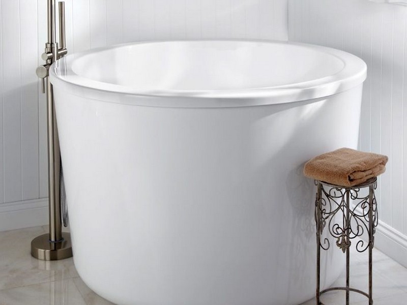 Beautiful Japanese Soaking Tubs For Small Bathrooms White Color Modern Faucet