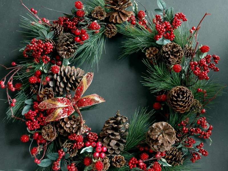 Elegant Christmas Wreaths