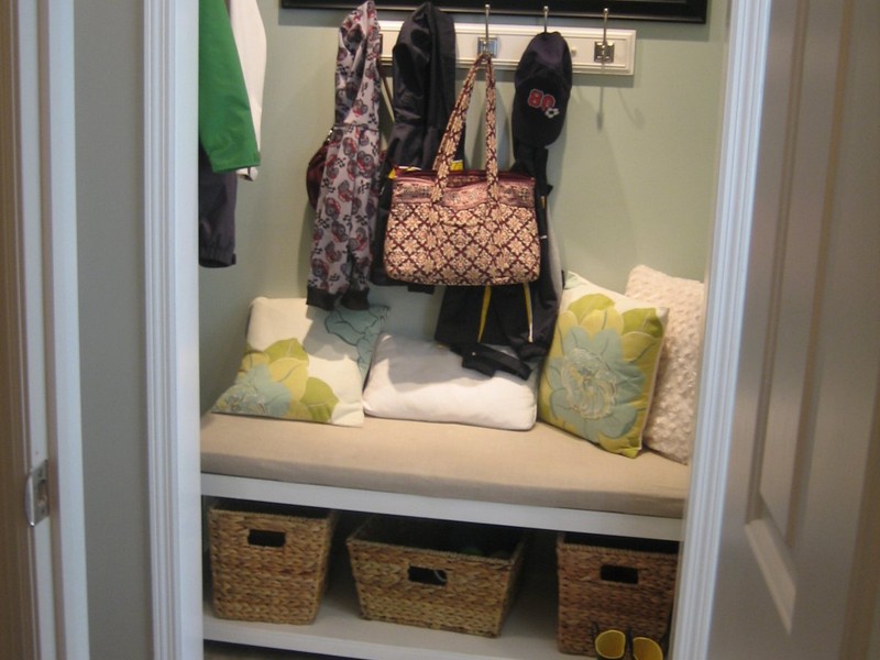 Entryway Organizer With Hooks