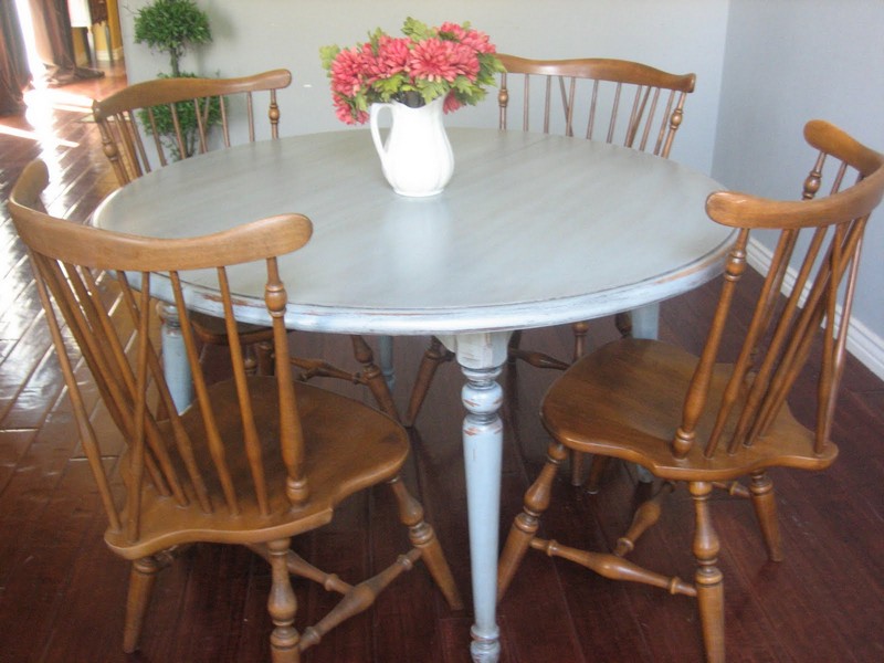 Ethan Allen Round Dining Table