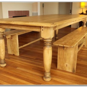 Farmhouse Table With Turned Legs