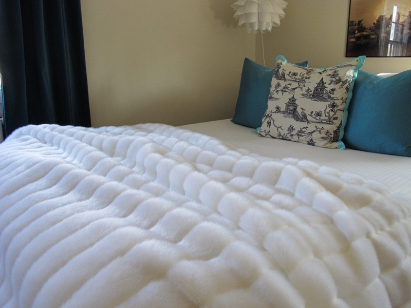 Faux Fur Blanket Queen Size