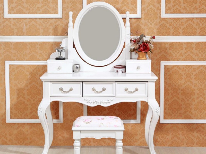 French Provincial Vanity Table
