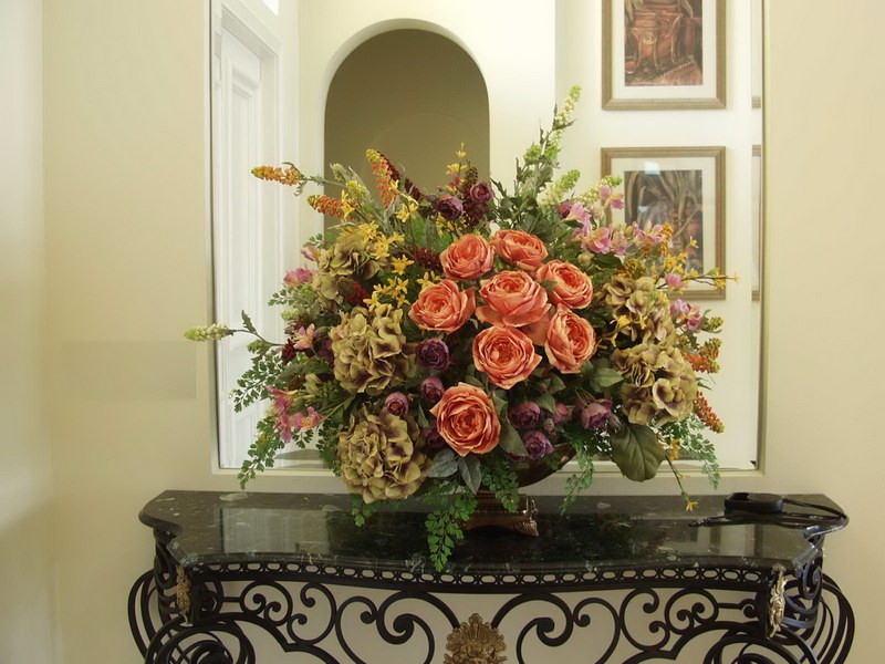 Large Floral Arrangements For Dining Room Table