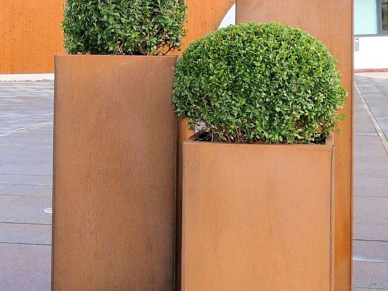 Large Metal Planters Uk