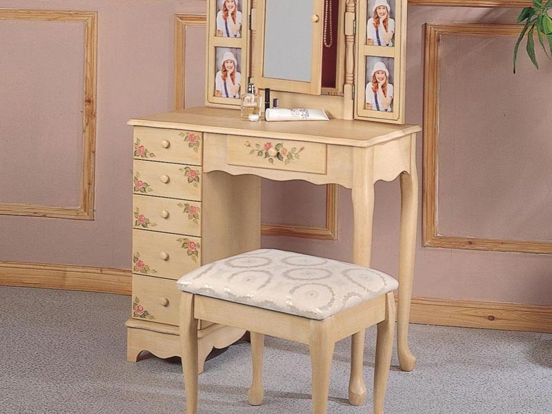Makeup Vanity Table With Drawers