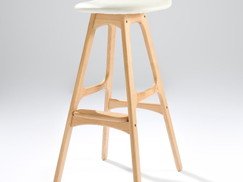 Maple Bar Stools With Leather Seats