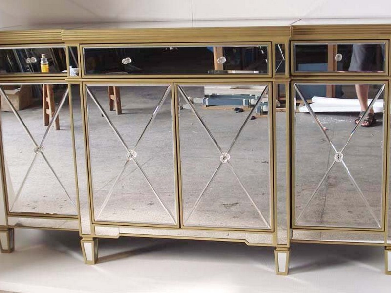 Mirrored Buffet Table