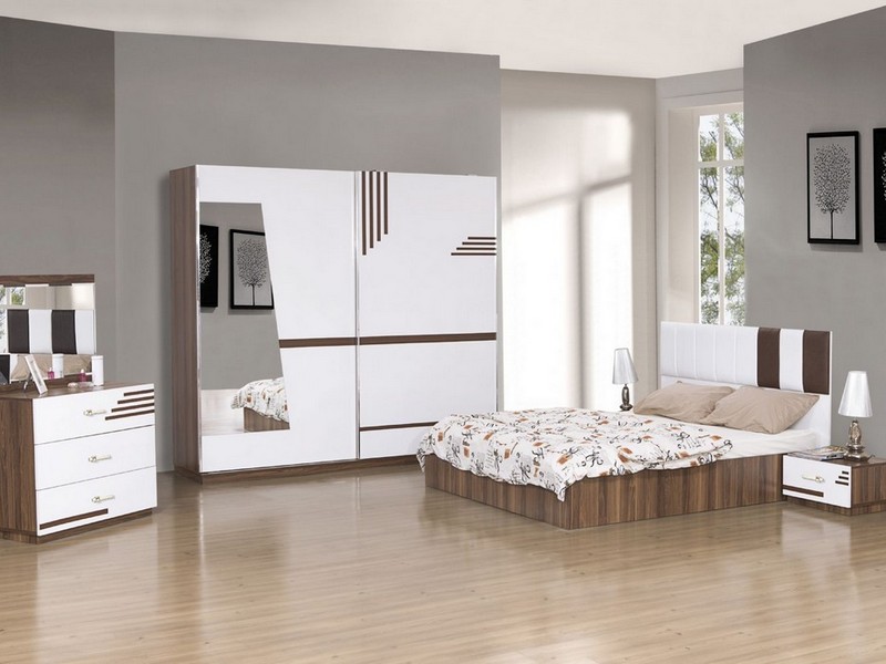 Mirrored Headboard Bedroom Set