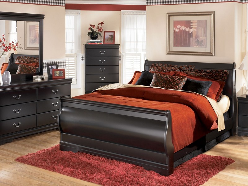 Ortanique Sleigh Bedroom Set