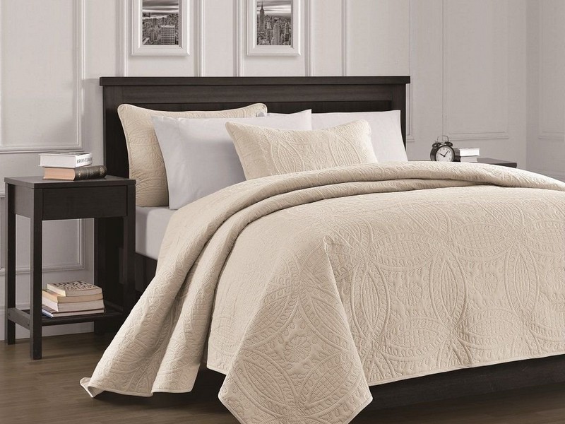 Oversized King Quilted Bedspread