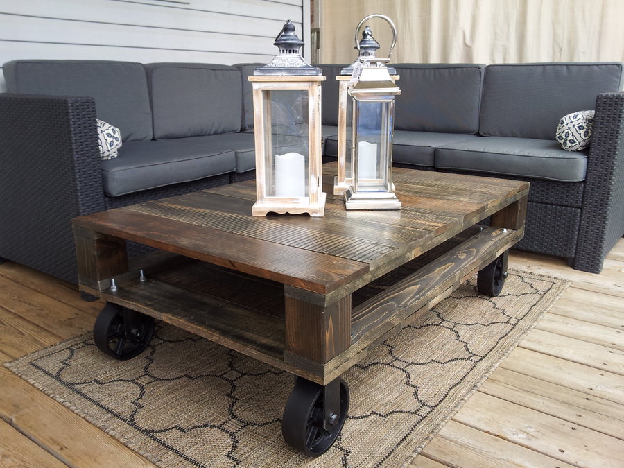 Pallet Coffee Table On Casters