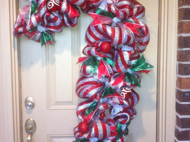 Pictures Of Candy Cane Wreaths