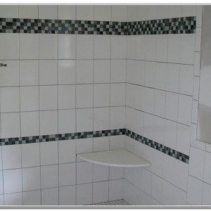 Pictures Of White Tiled Bathrooms