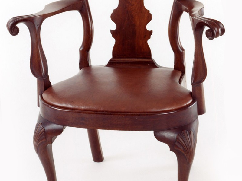 Queen Anne Chair With Arms