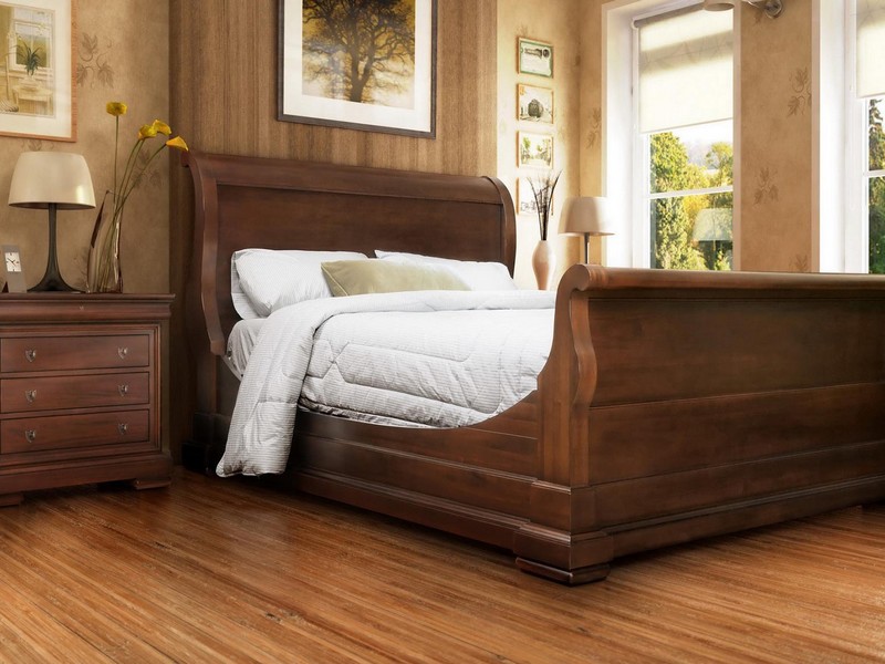 Queen Sleigh Bed