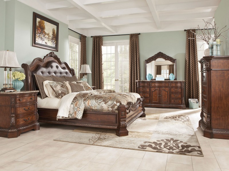 Queen Sleigh Bedroom Set