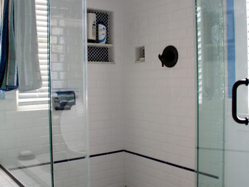 Retro Bathrooms With Subway Tile