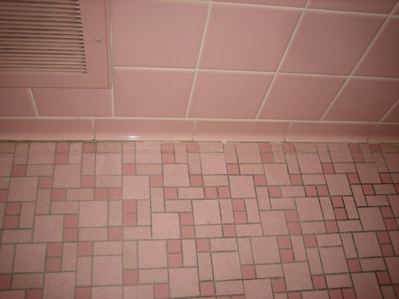 Retro Pink Tile Bathroom Ideas