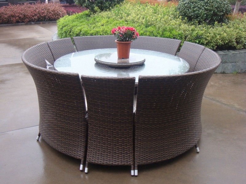 Round Patio Table And Chairs