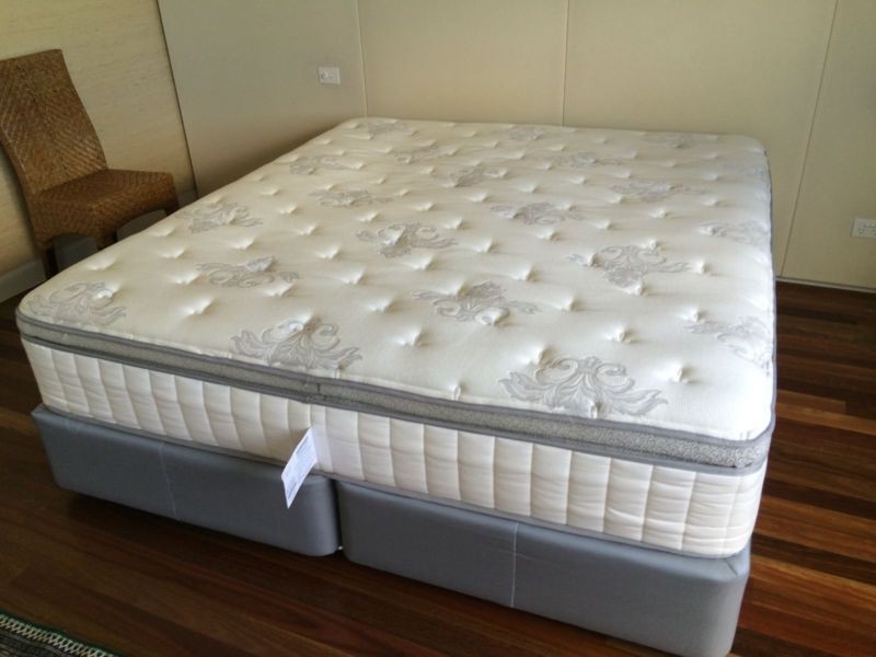 Sealy Posturepedic King Size Mattress