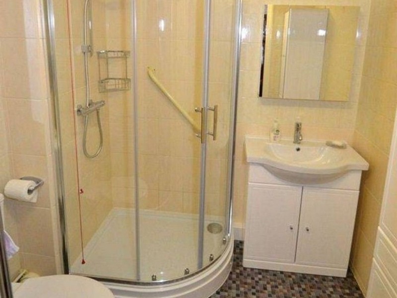 Simple Basement Bathroom Designs