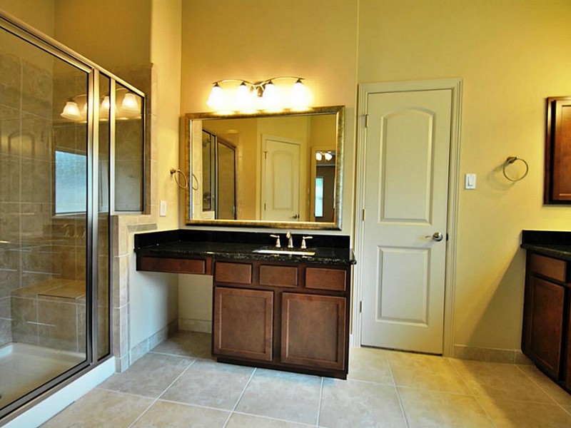 Single Sink Bathroom Vanity With Makeup Table