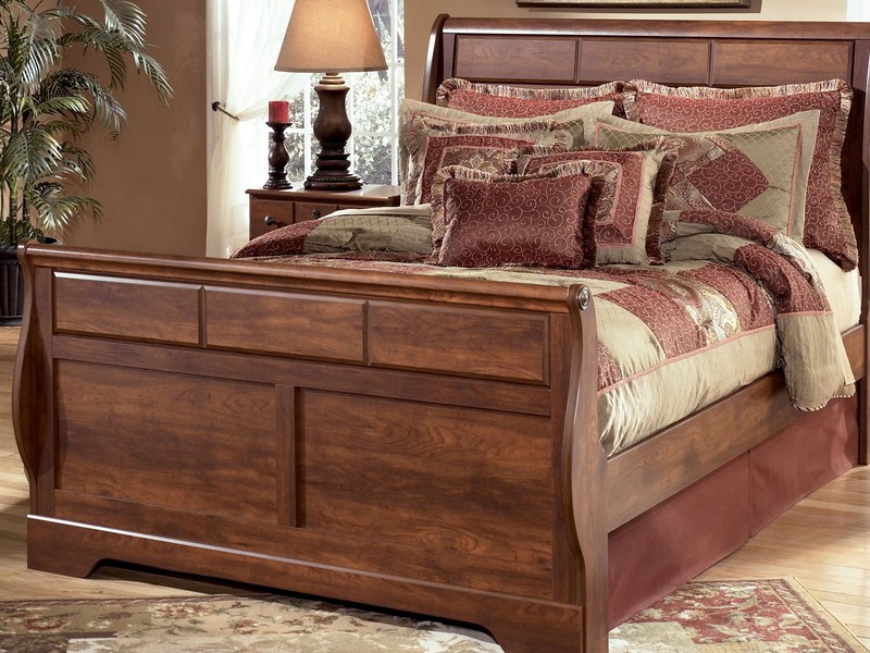 Sleigh Bed Queen