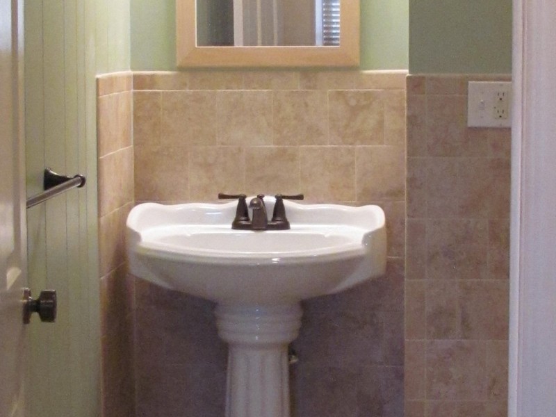 Small Bathroom Pedestal Sinks