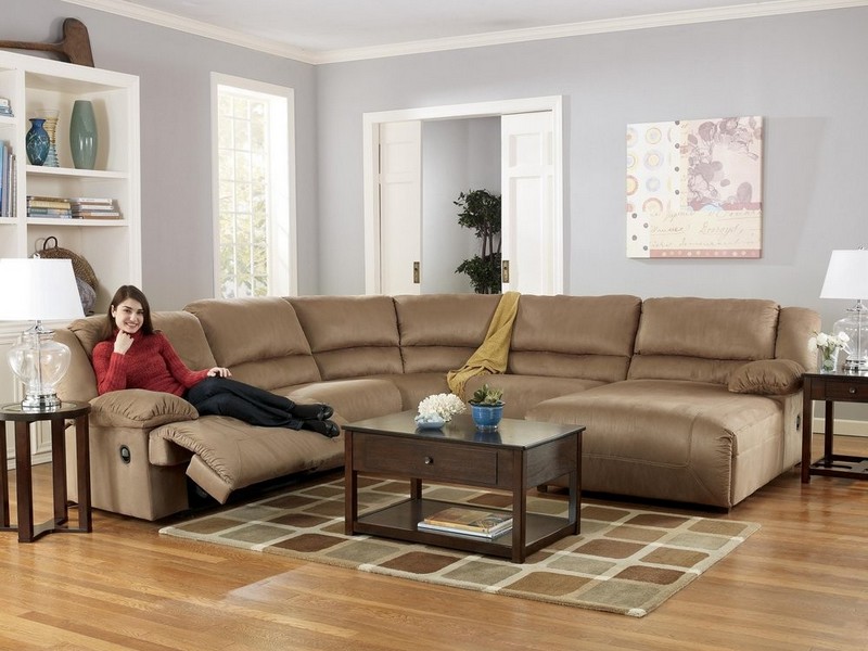 Small Reclining Sectional With Chaise