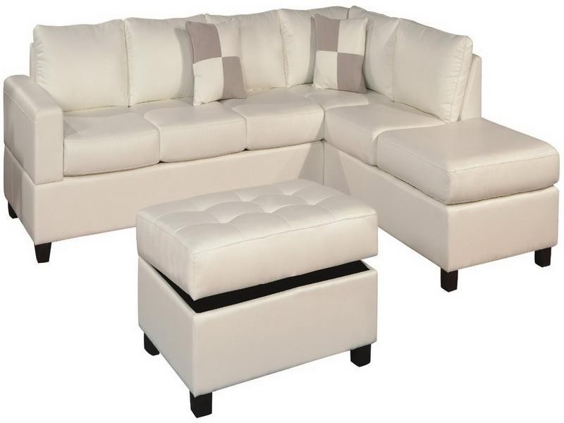 Small Scale Sectional Sofa With Chaise