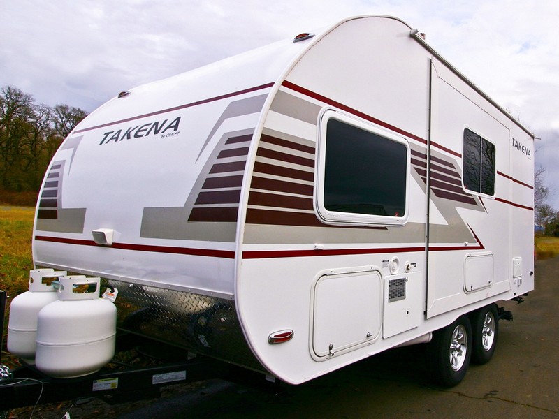 Small Travel Trailers With Bathrooms