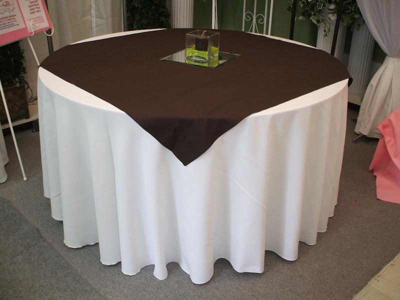 Square Tablecloths On Round Tables