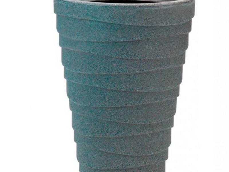 Tall Plastic Plant Pots