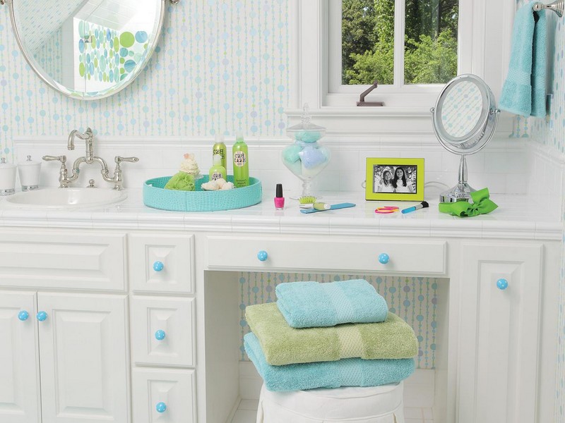 Turquoise And White Bathroom Accessories