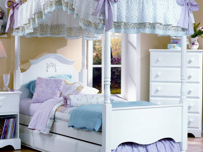 Twin Canopy Bed