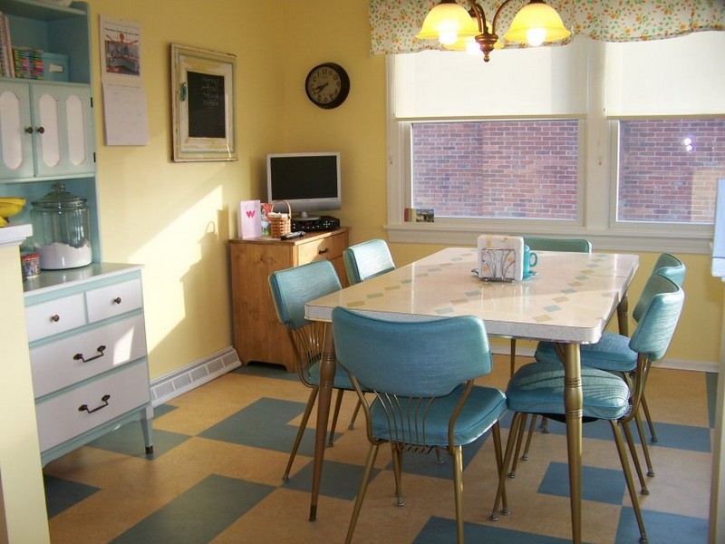 Vintage Kitchen Table And Chairs