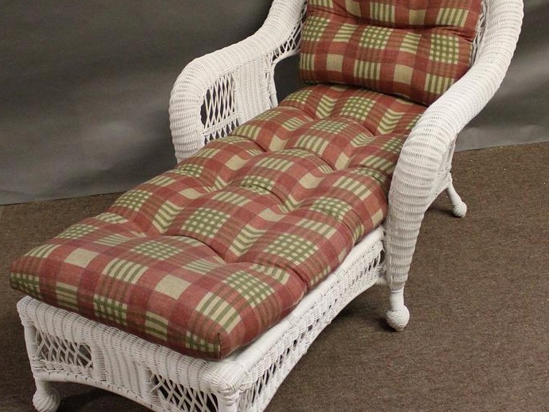 White Wicker Chaise Lounge Chair