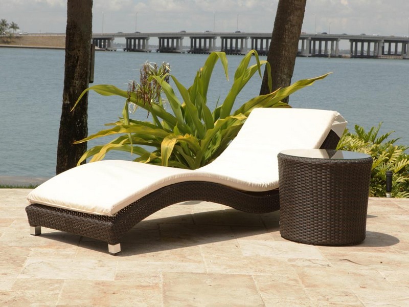 White Wicker Chaise Lounge Outdoor