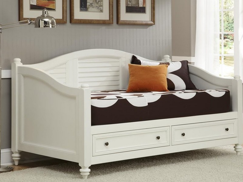 White Wooden Daybed With Drawers